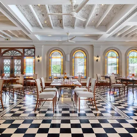 The Landmark Nicosia, Autograph Collection Hotell 5*