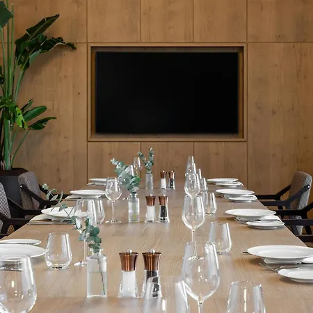 The Landmark Nicosia, Autograph Collection Hotell