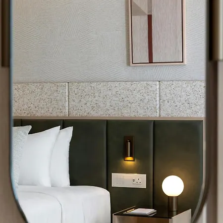 The Landmark Nicosia, Autograph Collection מלון 5*