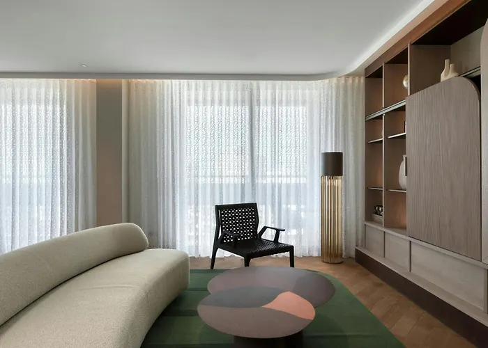 Hotel The Landmark Nicosia, Autograph Collection 5*